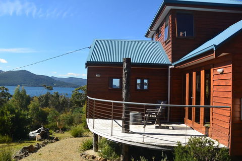 The Tree House - Accommodation Melbourne 4
