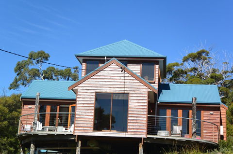 The Tree House - Accommodation Melbourne 6