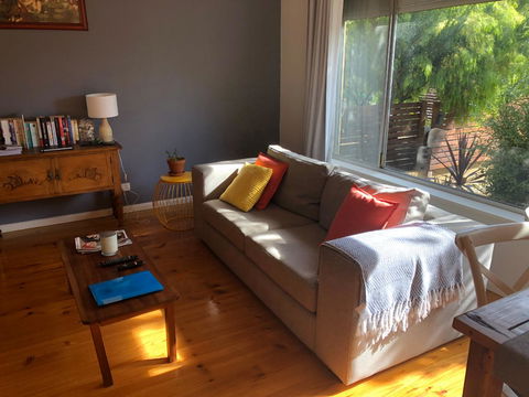 Flora Hill Creek Views - Melbourne 4u 6