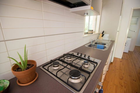 Flora Hill Creek Views - Melbourne 4u 9
