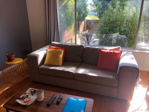 Flora Hill Creek Views - Melbourne 4u 5