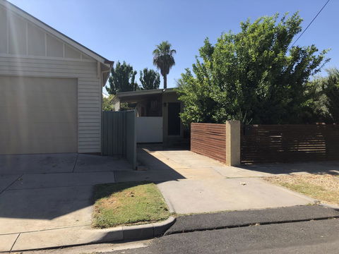 Flora Hill Creek Views - Melbourne 4u 14