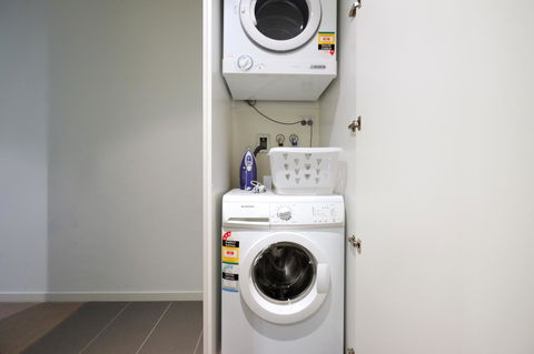 Mono Apartments On Franklin Street - Accommodation Melbourne 22