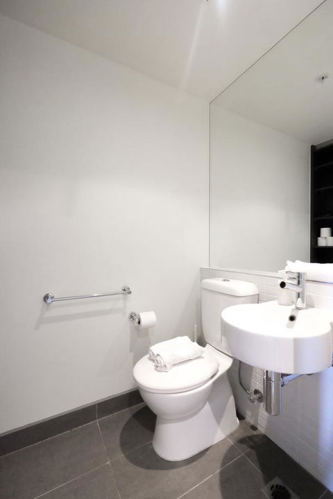 Mono Apartments On Franklin Street - Accommodation Melbourne 11