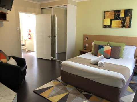 Ciloms Airport Lodge - Accommodation Melbourne 2