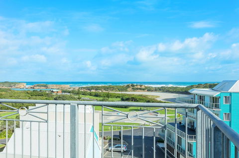 Deep Blue Hotel & Hot Springs - Accommodation Melbourne 25