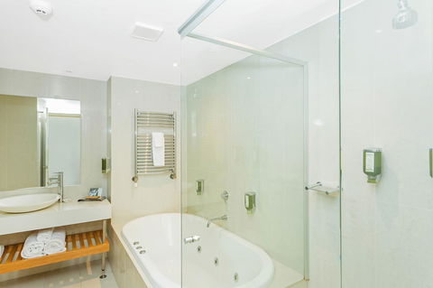 Deep Blue Hotel & Hot Springs - Accommodation Melbourne 37