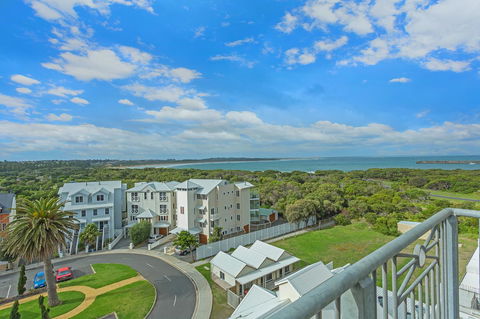 Deep Blue Hotel & Hot Springs - Accommodation Melbourne 28