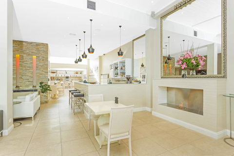Deep Blue Hotel & Hot Springs - Accommodation Melbourne 22