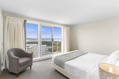 Deep Blue Hotel & Hot Springs - Accommodation Melbourne 26
