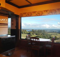 A Cottage with a View at Tudor Ridge - Accommodation Melbourne