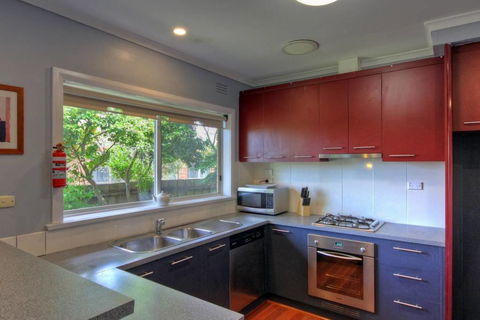 Jacaranda House - Melbourne 4u 4