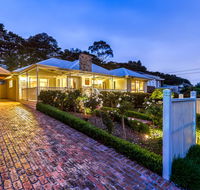 Lovely 5BR full house in Glen Waverley walk to train bus  shops - Accommodation Melbourne