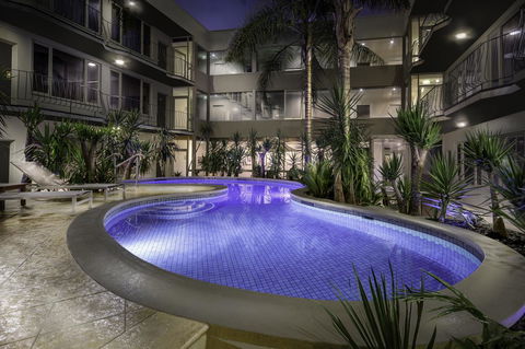 BEST WESTERN PLUS Travel Inn - Accommodation Melbourne 2