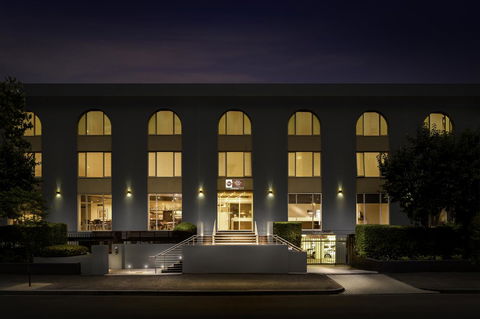 BEST WESTERN PLUS Travel Inn - Accommodation Melbourne 0