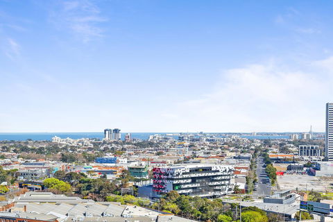 Complete Host Tiara Apartments - Accommodation Melbourne 10
