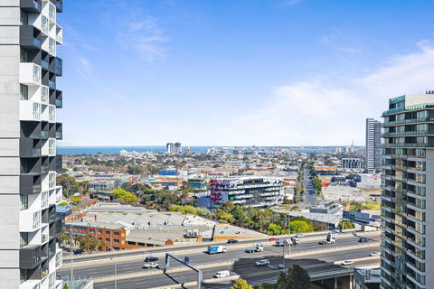 Complete Host Tiara Apartments - Accommodation Melbourne 9