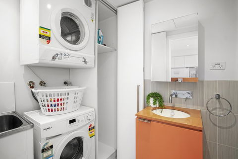 Complete Host Tiara Apartments - Accommodation Melbourne 8