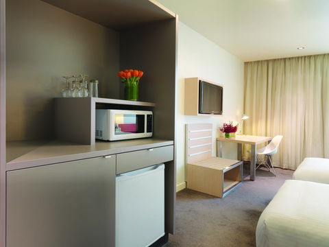 Travelodge Hotel Melbourne Docklands - Accommodation Melbourne 5