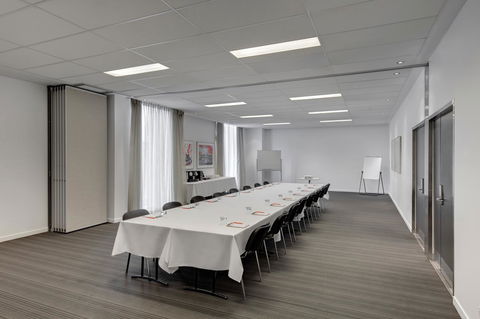 Travelodge Hotel Melbourne Docklands - Accommodation Melbourne 17