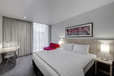 Travelodge Hotel Melbourne Docklands - Accommodation Melbourne 0