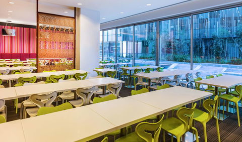 Travelodge Hotel Melbourne Docklands - Accommodation Melbourne 16