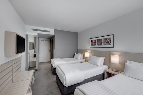 Travelodge Hotel Melbourne Docklands - Accommodation Melbourne 3