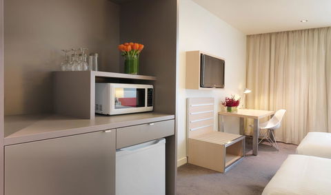 Travelodge Hotel Melbourne Docklands - Accommodation Melbourne 13
