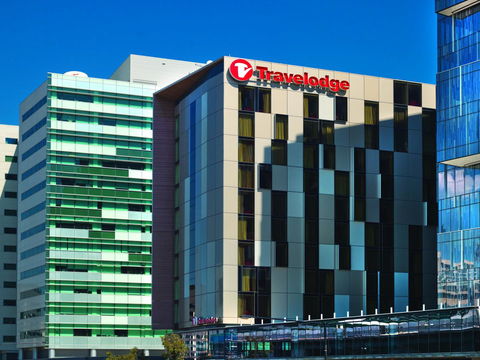 Travelodge Hotel Melbourne Docklands - Accommodation Melbourne 4