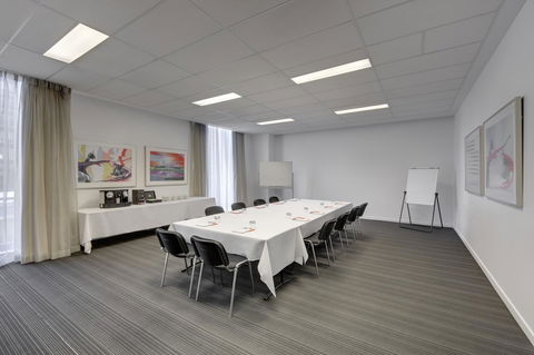 Travelodge Hotel Melbourne Docklands - Accommodation Melbourne 24