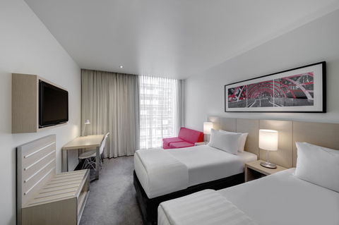 Travelodge Hotel Melbourne Docklands - Accommodation Melbourne 2