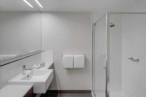 Travelodge Hotel Melbourne Docklands - Accommodation Melbourne 6
