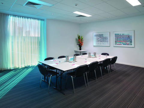 Travelodge Hotel Melbourne Docklands - Accommodation Melbourne 22