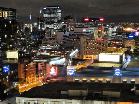 Cloud9 Luxury Apartments - Accommodation Melbourne 3