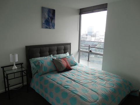 Cloud9 Luxury Apartments - Accommodation Melbourne 8
