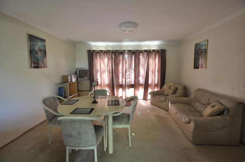 Ballymena Holiday Units - Melbourne 4u 5