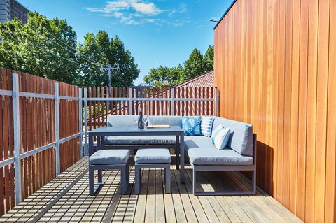 Richmond Â· 3 Level Architecturally Designed Richmond House - Accommodation Melbourne 14