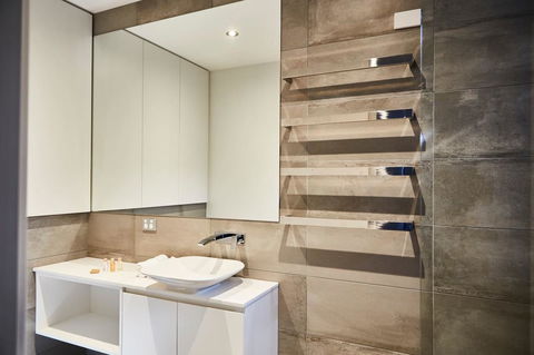 Richmond Â· 3 Level Architecturally Designed Richmond House - Accommodation Melbourne 13