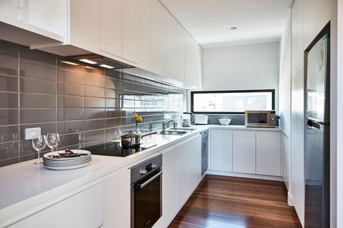 Richmond Â· 3 Level Architecturally Designed Richmond House - Accommodation Melbourne 6