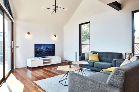 Richmond Â· 3 Level Architecturally Designed Richmond House - Accommodation Melbourne 1