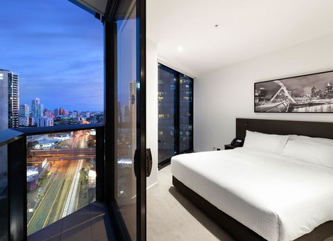 Experience Bella Hotel Apartments - Accommodation Melbourne 4