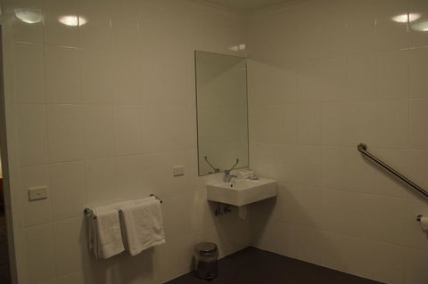 CROWN CENTRAL BUSINESS DISTRICT MOTEL - NO UNDER 18s - Melbourne 4u 39