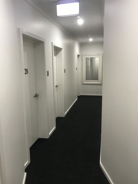 CROWN CENTRAL BUSINESS DISTRICT MOTEL - NO UNDER 18s - Melbourne 4u 22