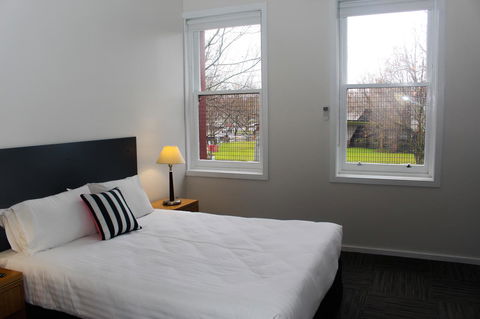 CROWN CENTRAL BUSINESS DISTRICT MOTEL - NO UNDER 18s - Melbourne 4u 23