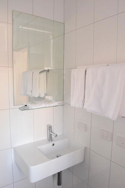 CROWN CENTRAL BUSINESS DISTRICT MOTEL - NO UNDER 18s - Melbourne 4u 29