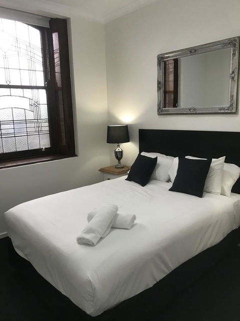 CROWN CENTRAL BUSINESS DISTRICT MOTEL - NO UNDER 18s - Melbourne 4u 0