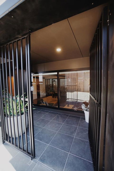 THE WAREHOUSE APARTMENTS - Accommodation Melbourne 4
