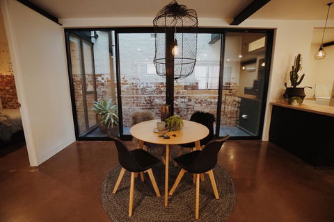 THE WAREHOUSE APARTMENTS - Accommodation Melbourne 7