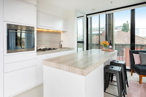 Modern Apartment In The Heart Of St Kilda - Accommodation Melbourne 8