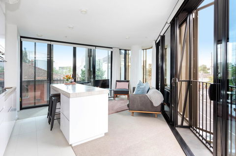Modern Apartment In The Heart Of St Kilda - Accommodation Melbourne 4